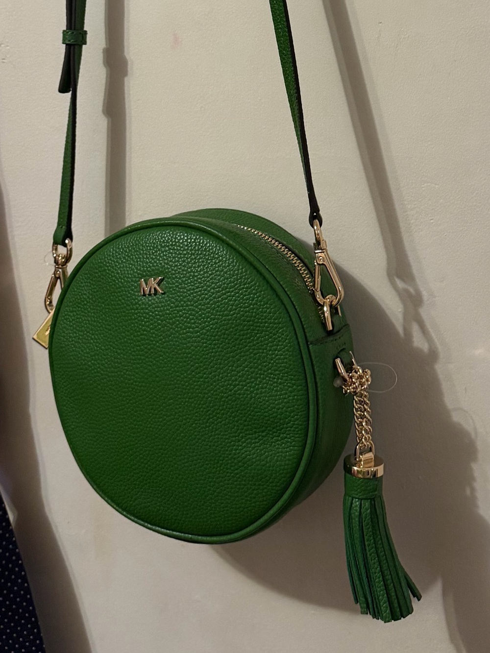 MICHAEL KORS 2000s Crossbody Removable Strap Kelly Green Pebbled Leather Tassel - Picture 5 of 15